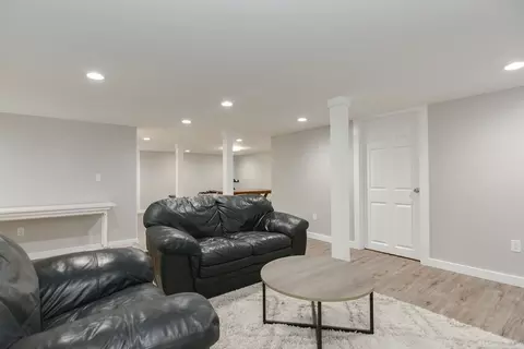 Living - 6 Fuller Rd, Sutton, MA 01590 photo 8 of 8