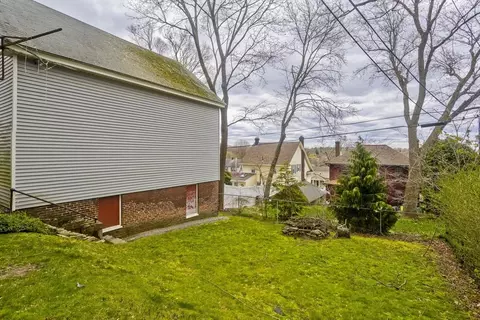 Exterior - 17 Barnard Rd, Worcester, MA 01605 photo 5 of 6