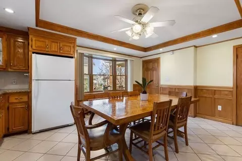 Dining - 25 Pleasant, Everett, MA 02149 photo 6 of 8