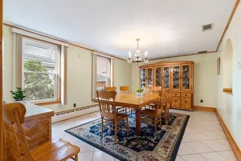 Dining - 25 Pleasant, Everett, MA 02149 photo 1 of 8