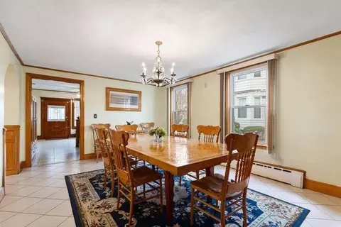 Dining - 25 Pleasant, Everett, MA 02149 photo 3 of 8
