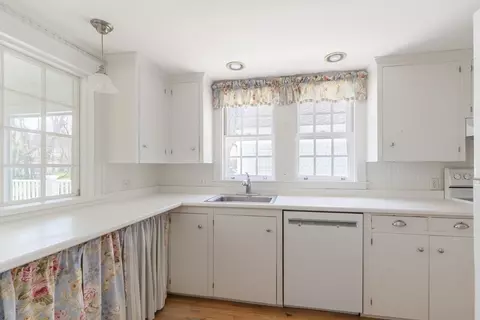 Kitchen - 2955 Main St, Barnstable, MA 02630 photo 2 of 3