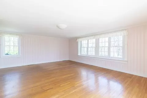 Living - 2955 Main St, Barnstable, MA 02630 photo 2 of 4