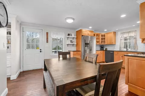 Dining - 69 Jones Rd, Barnstable, MA 02648 photo 2 of 2