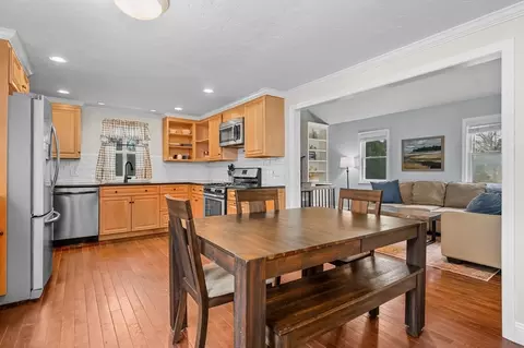 Dining - 69 Jones Rd, Barnstable, MA 02648 photo 1 of 2
