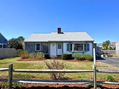 11 Standish Way, Dennis, MA 02639