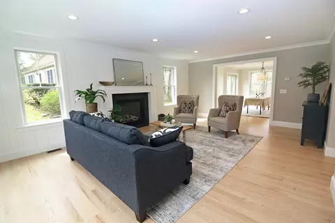 41 Curve St, Needham, MA 02492 photo 9