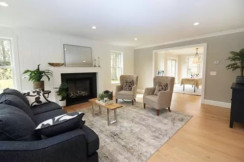 41 Curve St, Needham, MA 02492 photo 8