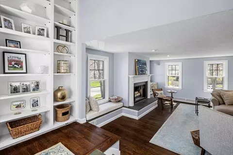 Living - 40 Park Cir, Hingham, MA 02043 photo 5 of 6