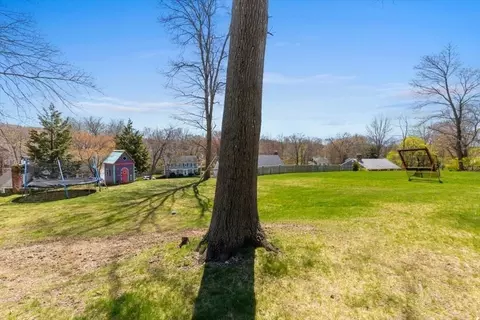 Exterior - 40 Park Cir, Hingham, MA 02043 photo 9 of 9