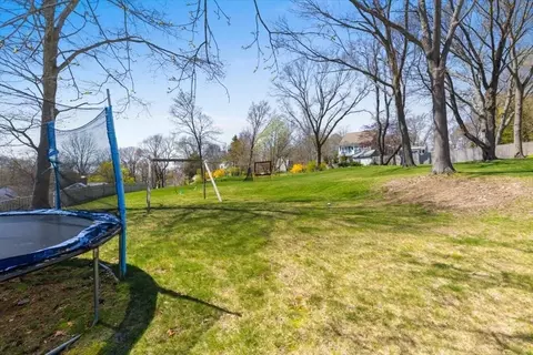 Exterior - 40 Park Cir, Hingham, MA 02043 photo 8 of 9