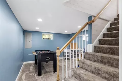 Entry Way - 40 Park Cir, Hingham, MA 02043 photo 3 of 4