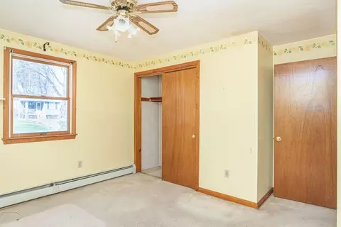 Bedroom - 44 Ocean Ave, Warwick, RI 02889 photo 1 of 4