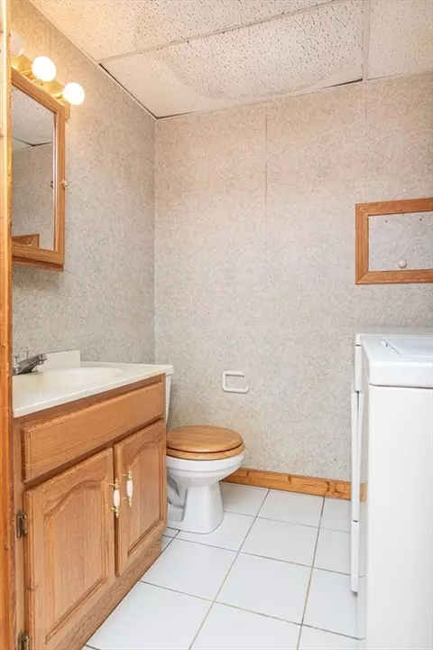 Bath - 44 Ocean Ave, Warwick, RI 02889 photo 3 of 3