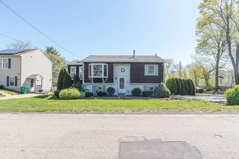Exterior - 44 Ocean Ave, Warwick, RI 02889 photo 2 of 7