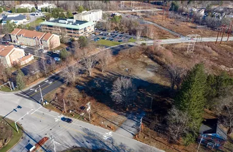 937 North St, Tewksbury, MA 01876
