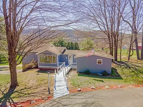 39 Pleasant St, Conway, MA 01341