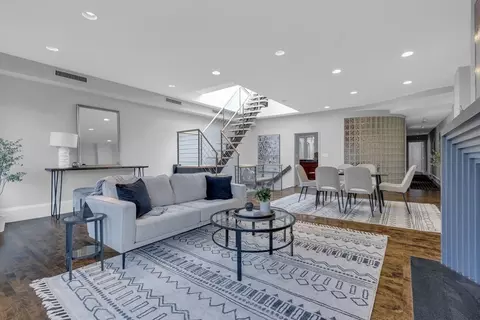 1688 Washington St #4, Boston, MA 02118