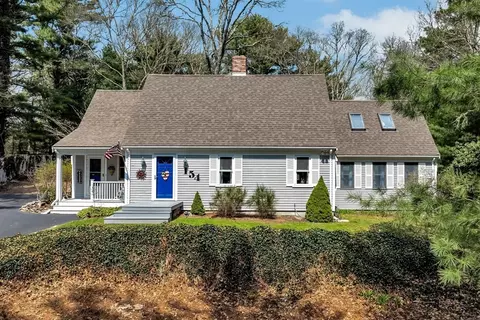 154 Goeletta Dr, Falmouth, MA 02536
