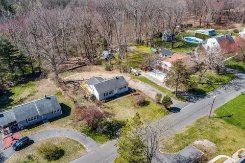 14 Pine Dr, Wilbraham, MA 01095