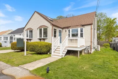 7 G St, Hull, MA 02045