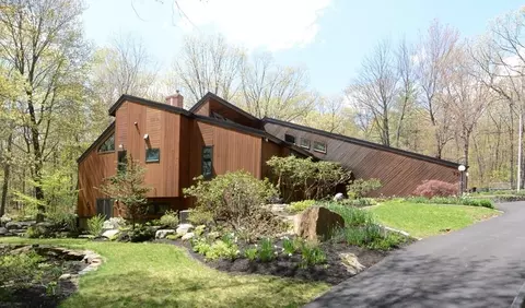 335 Crawford St, Northborough, MA 01532