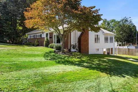 Exterior - 14 Highview Dr, Hingham, MA 02043 photo 3 of 11