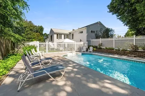 Exterior - 14 Highview Dr, Hingham, MA 02043 photo 7 of 11