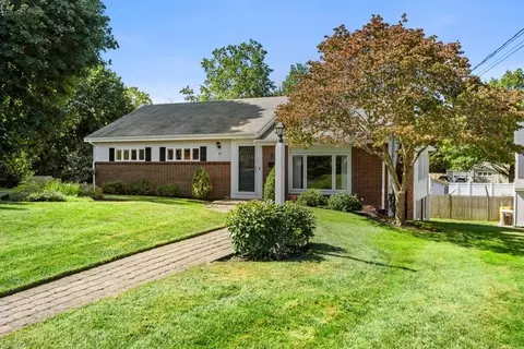 Exterior - 14 Highview Dr, Hingham, MA 02043 photo 1 of 11