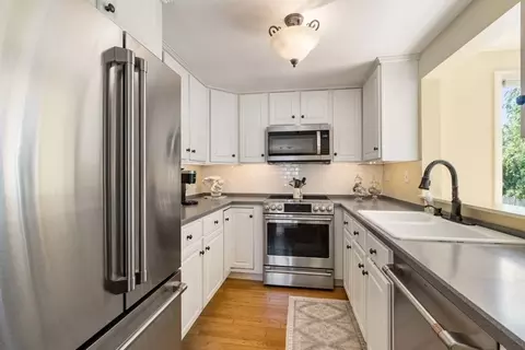 Kitchen - 14 Highview Dr, Hingham, MA 02043 photo 3 of 4