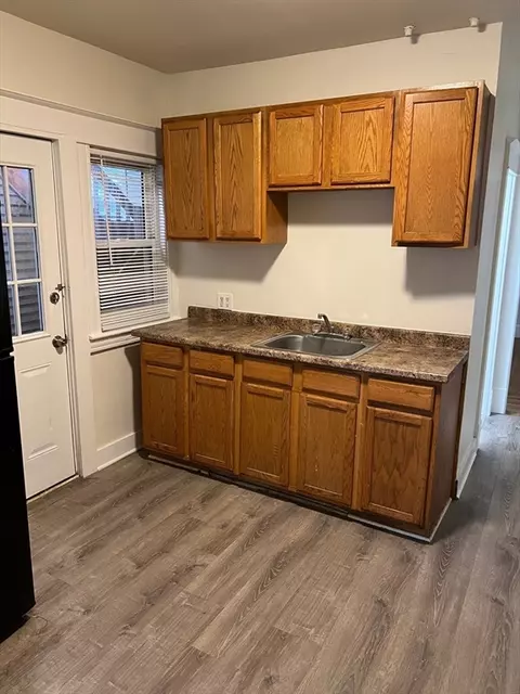 110 Pasadena St, Springfield, MA 01108 photo 3