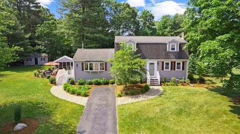 5 Beach St, Norton, MA 02766