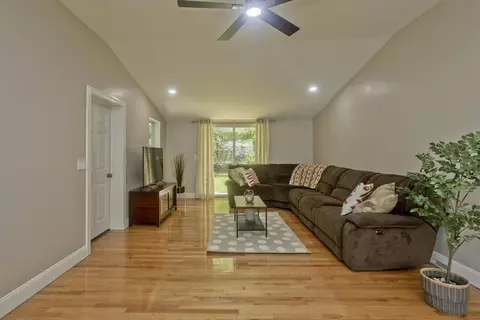 1883 Parker St, Springfield, MA 01128 photo 3