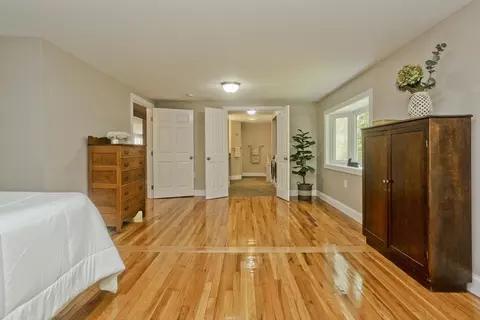 1883 Parker St, Springfield, MA 01128 photo 14