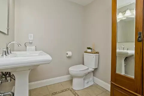 1883 Parker St, Springfield, MA 01128 photo 10