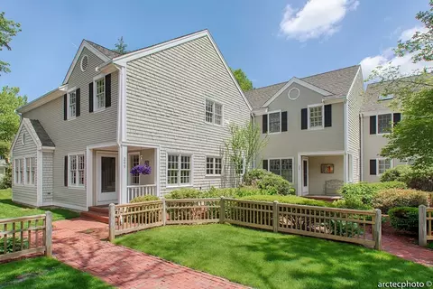 209 Dunrobin Rd, Mashpee, MA 02649