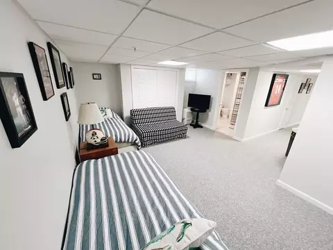 Bedroom - 209 Dunrobin Rd, Mashpee, MA 02649 photo 5 of 6