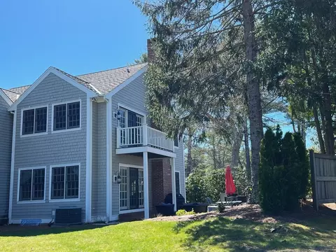 Exterior - 209 Dunrobin Rd, Mashpee, MA 02649 photo 5 of 7