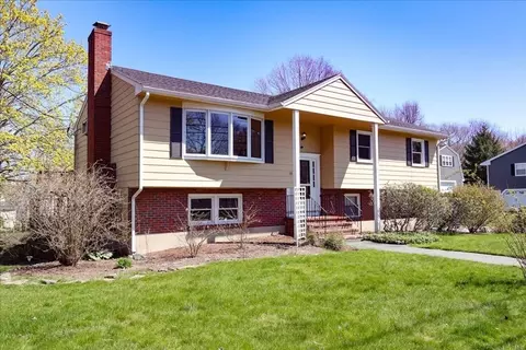 19 Longbow Rd, Danvers, MA 01923