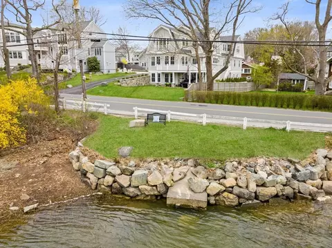 Exterior - 121 Downer Ave, Hingham, MA 02043 photo 3 of 3