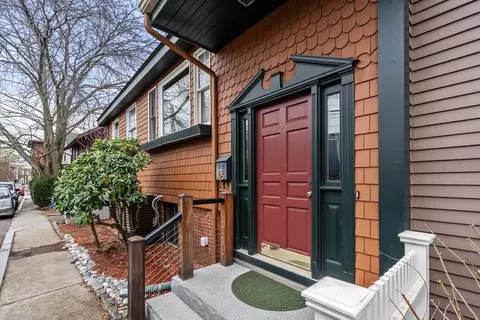 25 Starr Ln #25, Boston, MA 02130