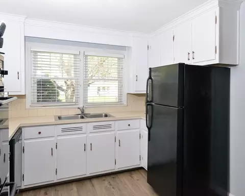 Kitchen - 99 Talbot Rd, Springfield, MA 01119 photo 2 of 2