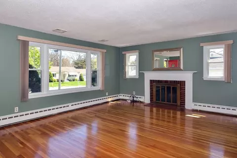 Living - 99 Talbot Rd, Springfield, MA 01119 photo 1 of 2