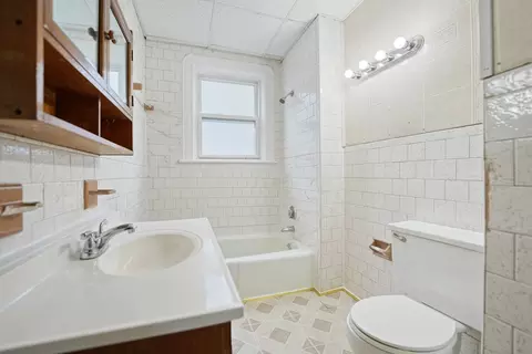 Bath - 481 E Main St, Fall River, MA 02724 photo 1 of 2