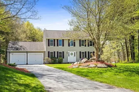 5 Cricket Dr, Oxford, MA 01540