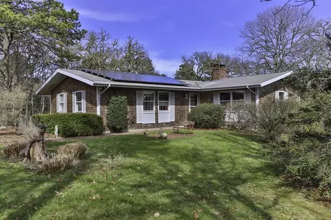 222 Chippingstone Rd, Chatham, MA 02633