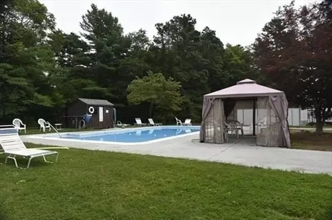 49 Holiday Dr, Wareham, MA 02576 photo 2
