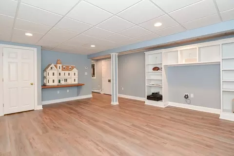 Living - 23 Vincent Rd, Mendon, MA 01756 photo 6 of 7