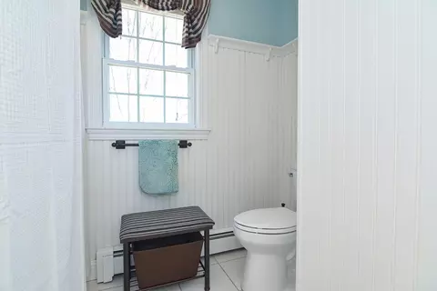 Bath - 23 Vincent Rd, Mendon, MA 01756 photo 5 of 5