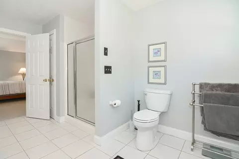 Bath - 23 Vincent Rd, Mendon, MA 01756 photo 3 of 5